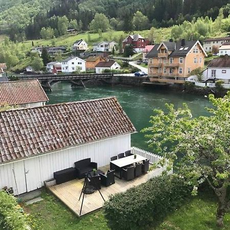 Stryn - House By The River Luaran gambar