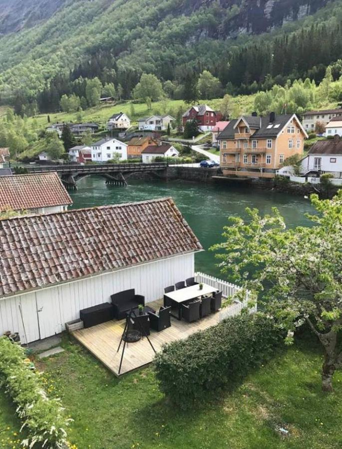 Stryn - House By The River Luaran gambar