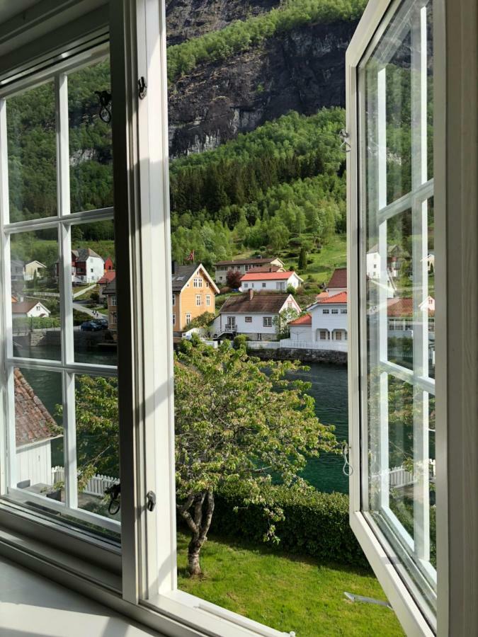 Stryn - House By The River Luaran gambar